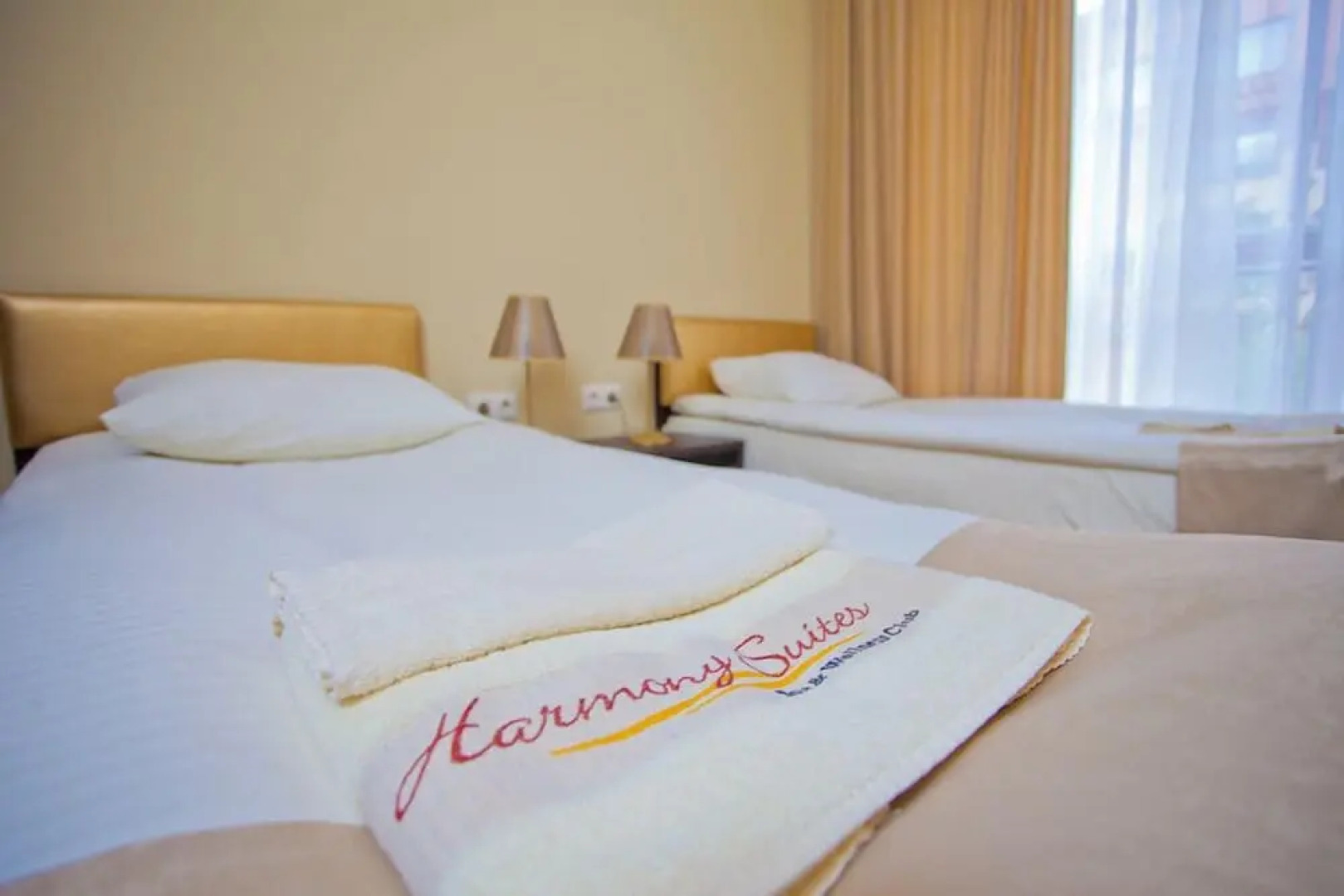 Apartcomplex Harmony Suites