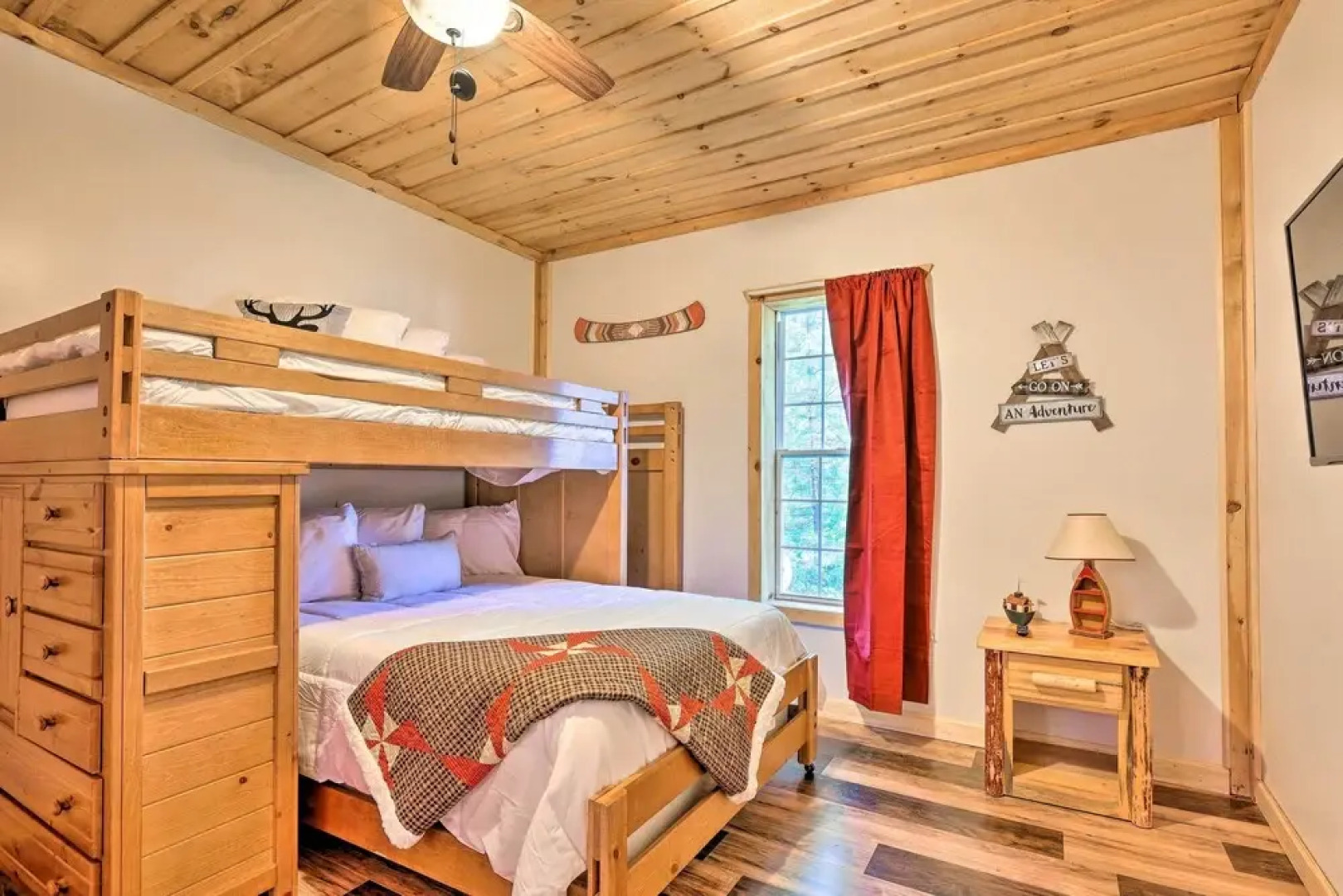 Sun-dappled Cadillac Gem w/ Kayaks & Grill!