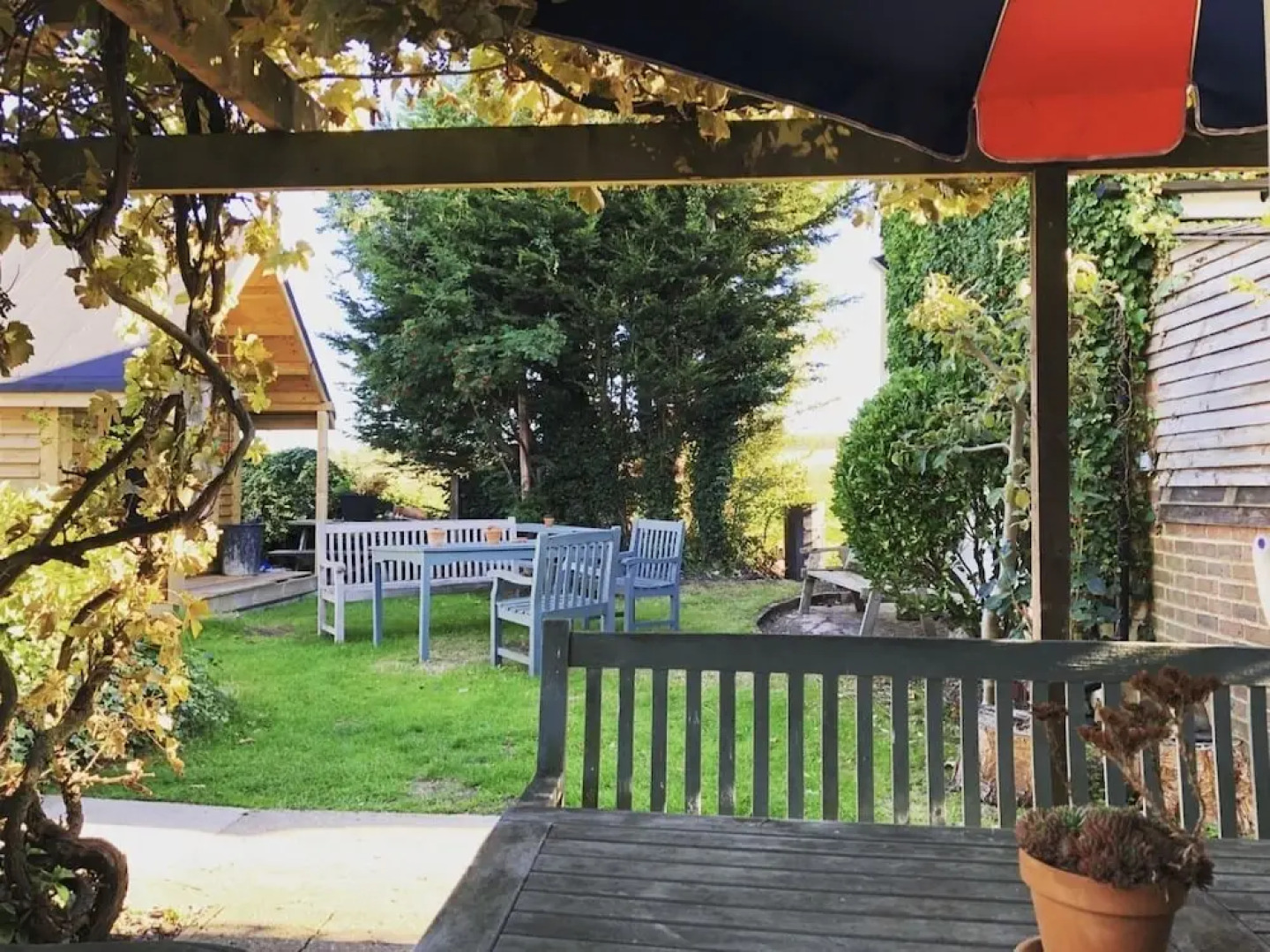 The Horseshoe and Castle