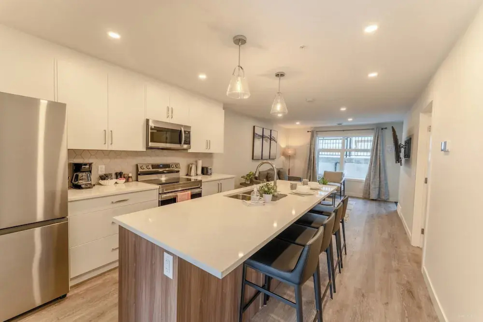 Skyridge 401 by Canmore Premier