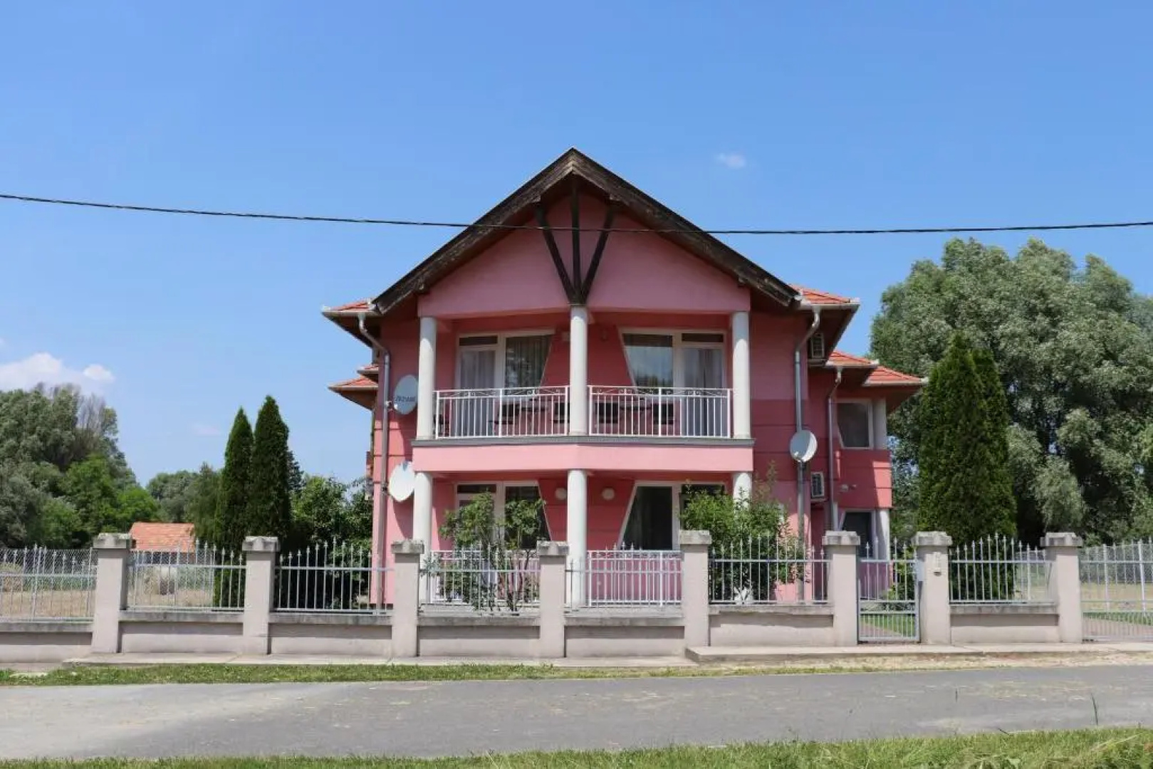 Liget Apartmanház