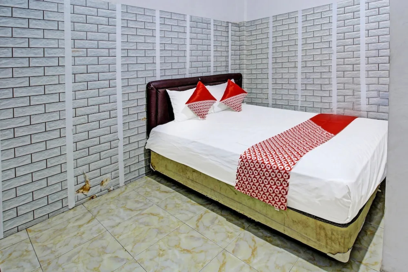Coupis Guesthouse by OYO Rooms