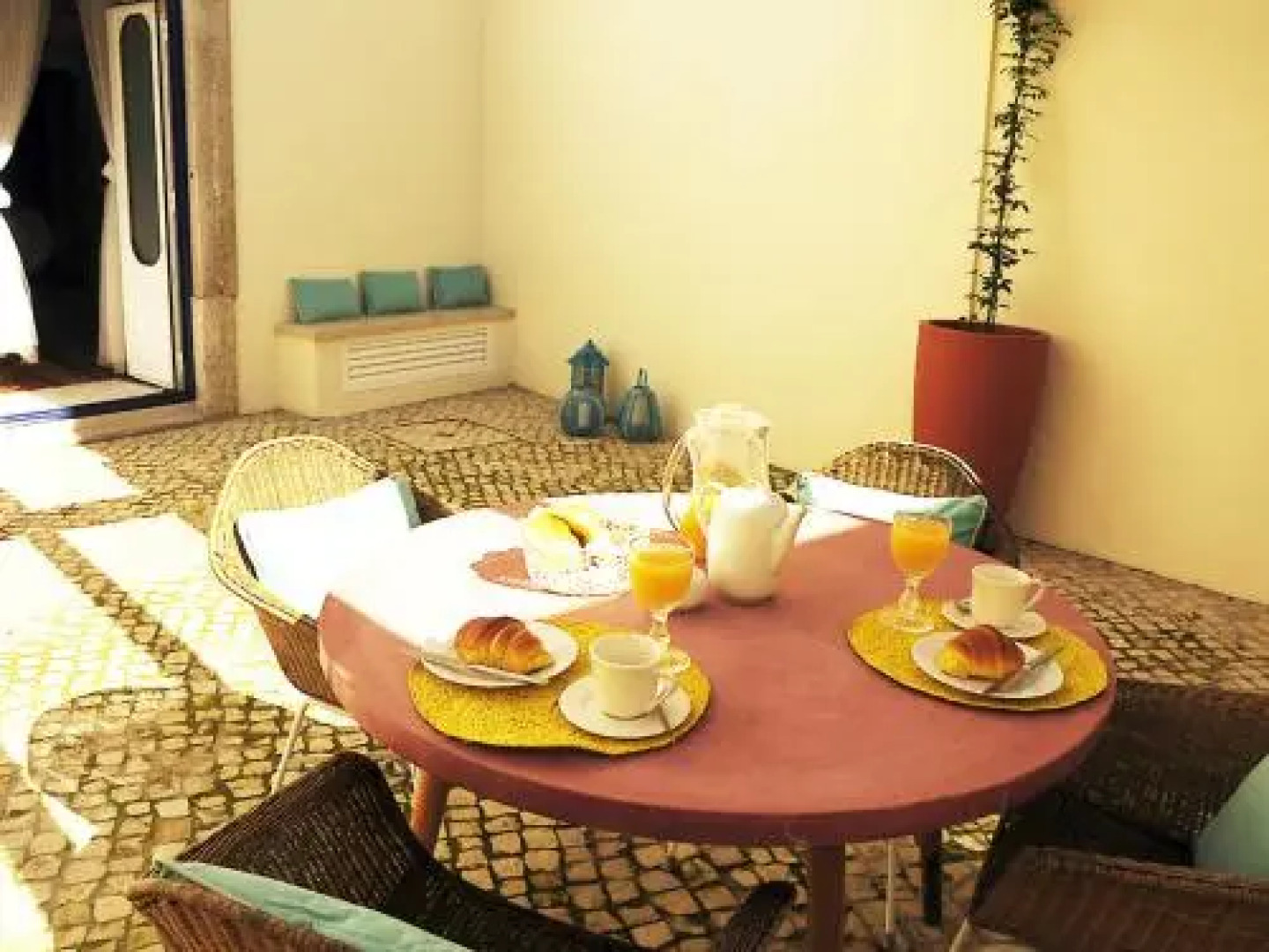 Sado Blue - City & River Flats by Be@home