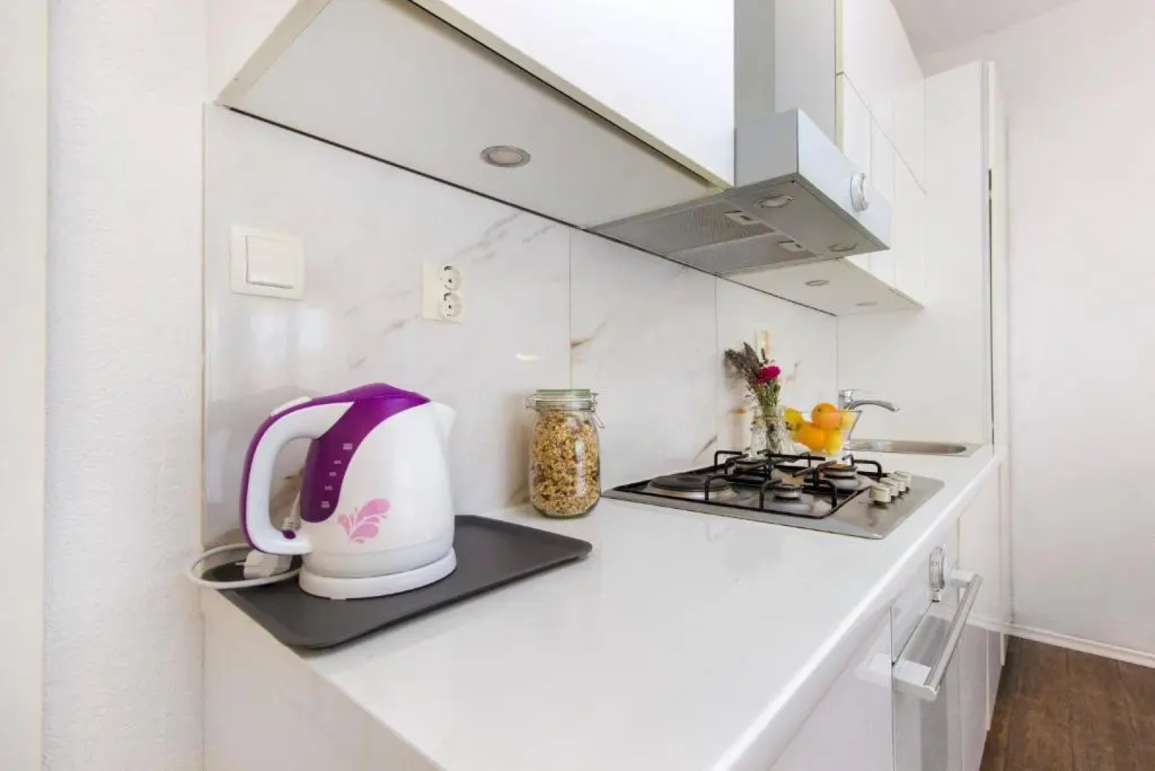 The Whitehouse Apartments