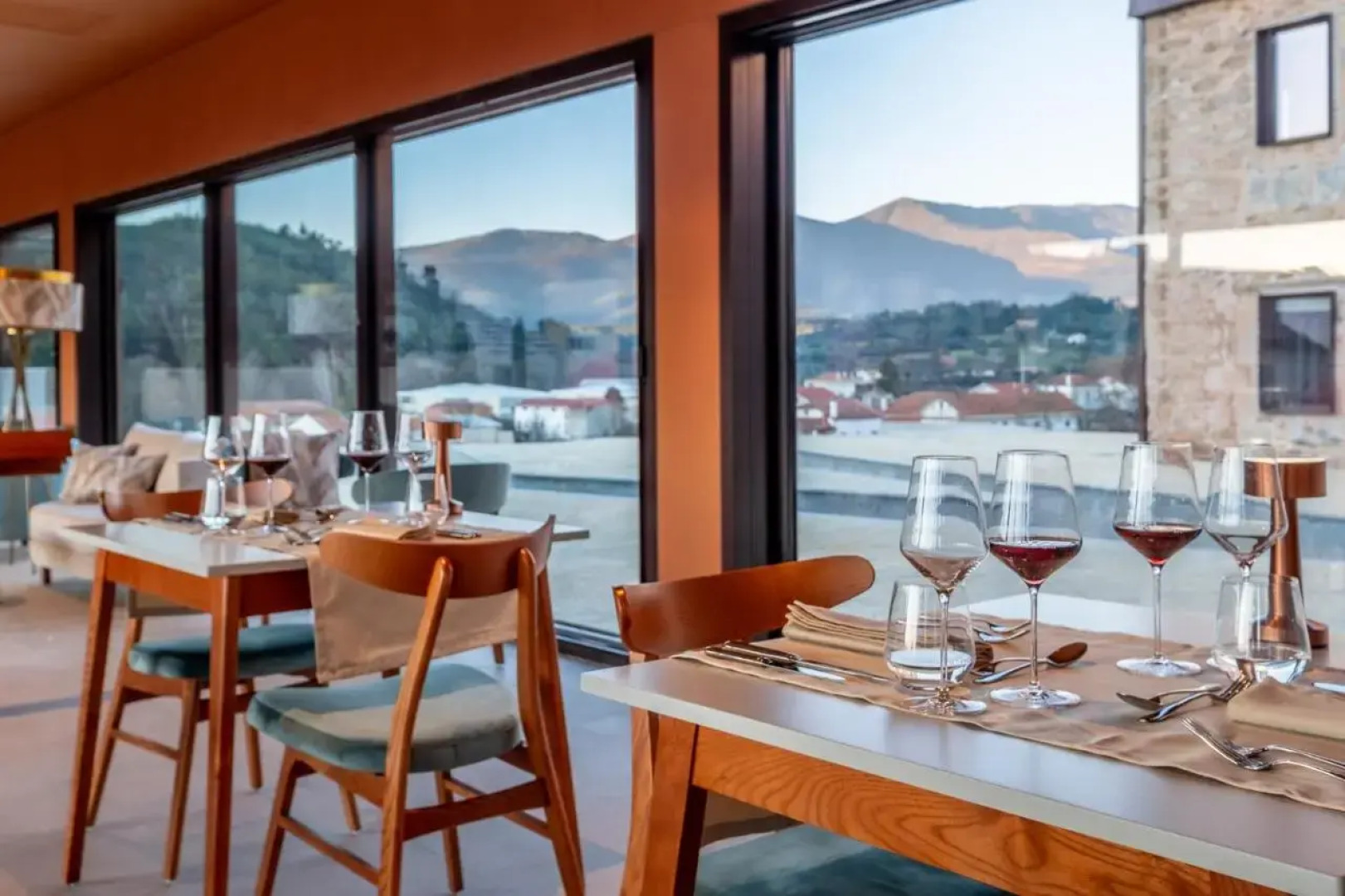 Cherry Sculpture Hotel