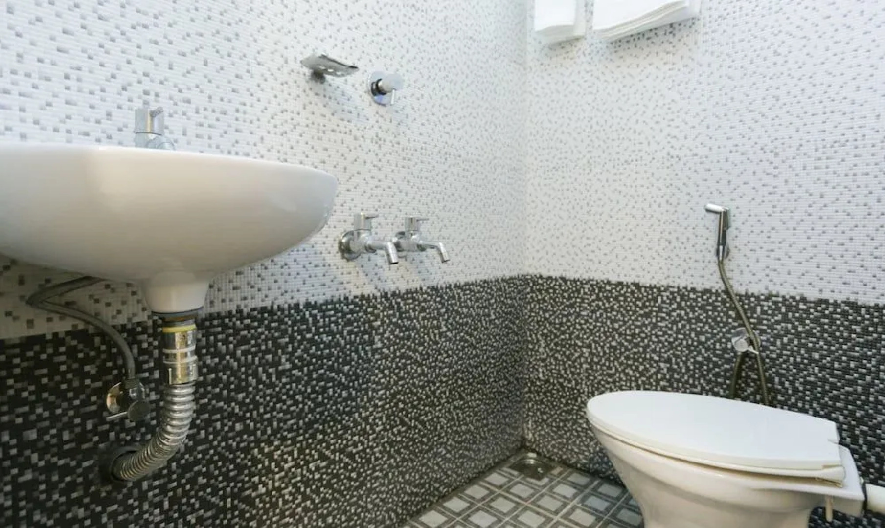 Treebo Trend Heaven Gardens