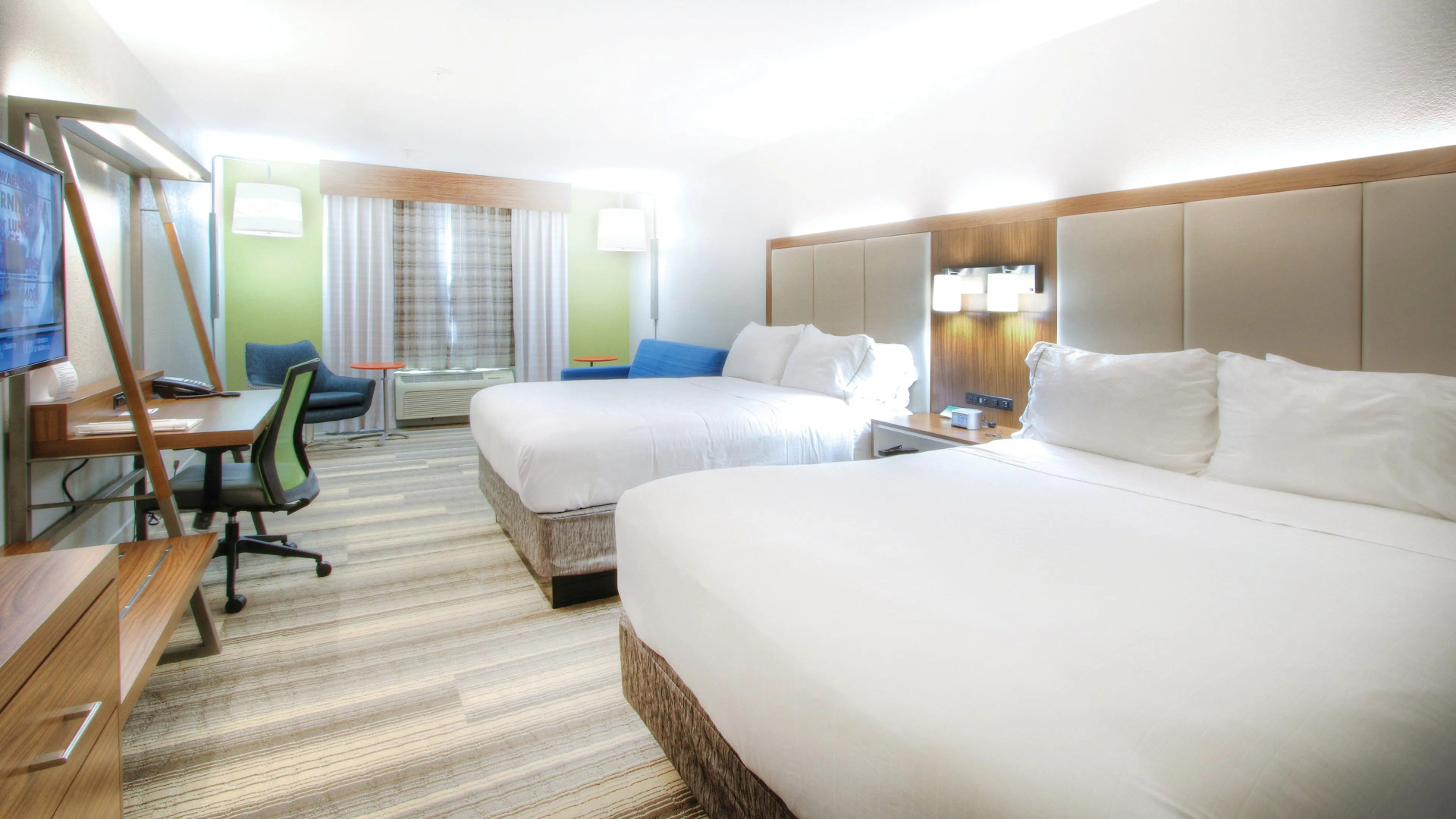 Holiday Inn Express Hotel & Suites Magnolia-Lake Columbia by IHG