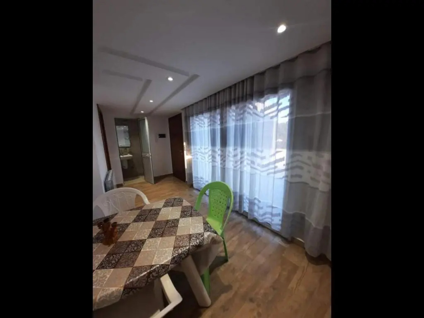 Jasmine Studio coquette