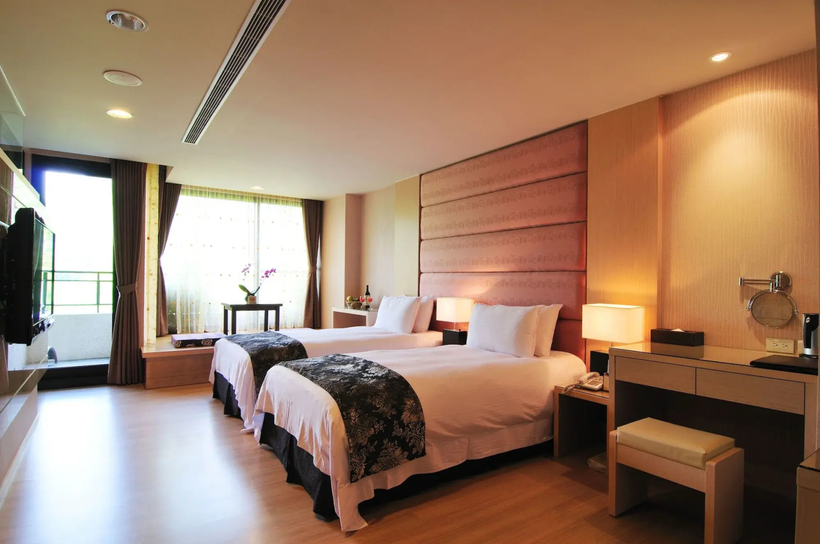 Tai Yi Red Maple Resort