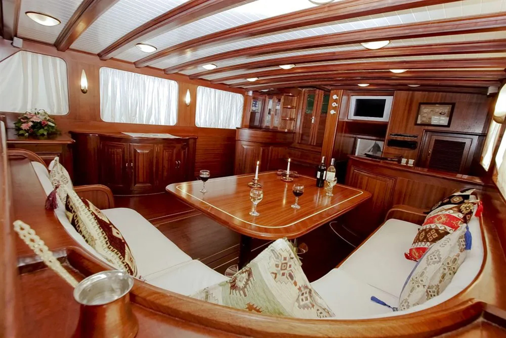 Plaghia Charter Boat&Breakfast