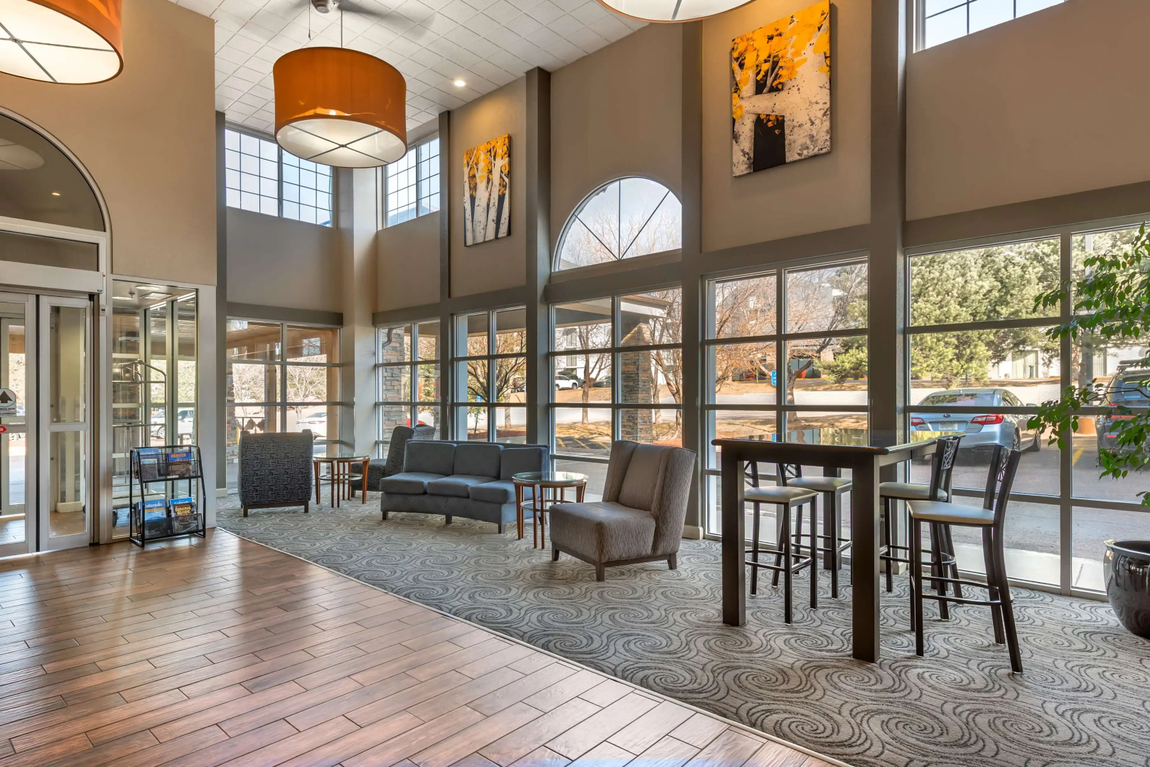 Best Western Plus Peak Vista Inn & Suites