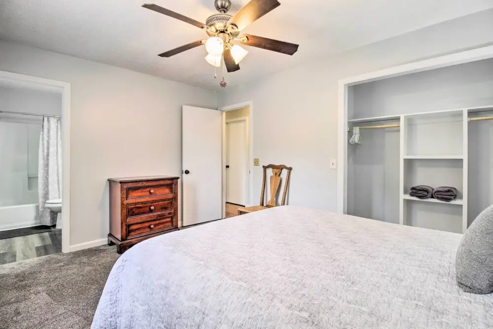 Proximity Place, Cozy Savannah Home w/ Deck!