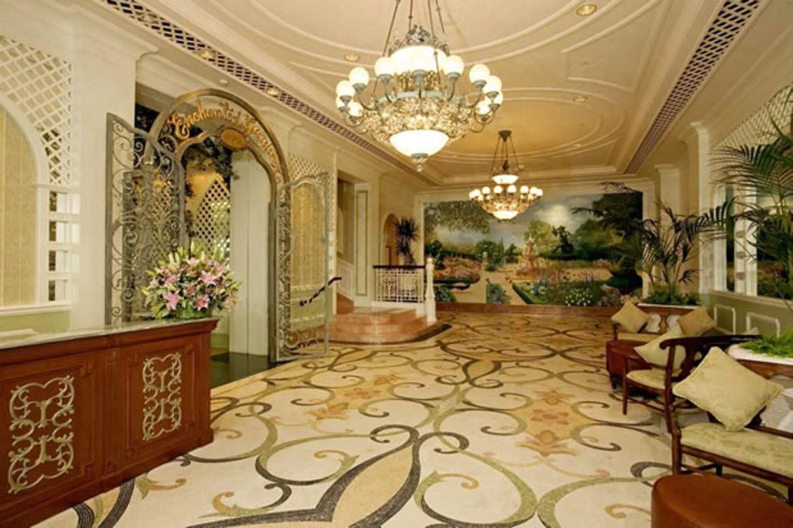 Hong Kong Disneyland Hotel