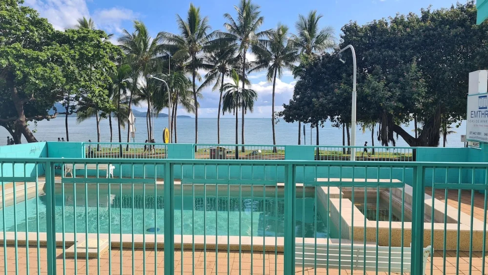 Emthree Seaside Apartments