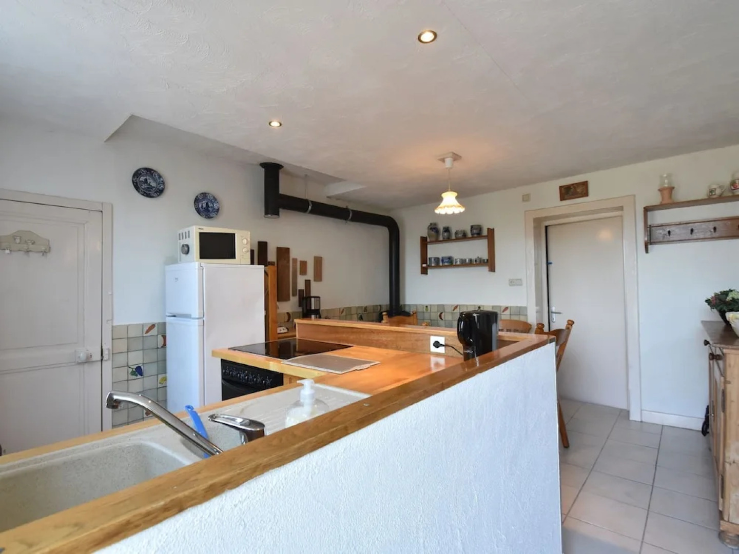 Farmhouse in Fours With Courtyard, Terrace, Fenced Garden
