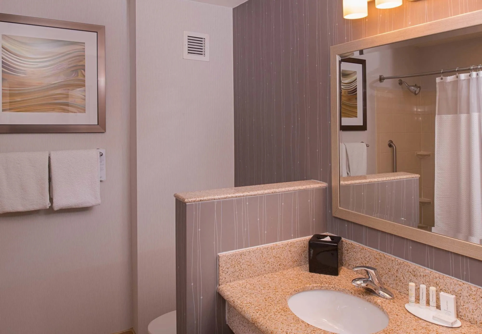 Courtyard Thousand Oaks Ventura County