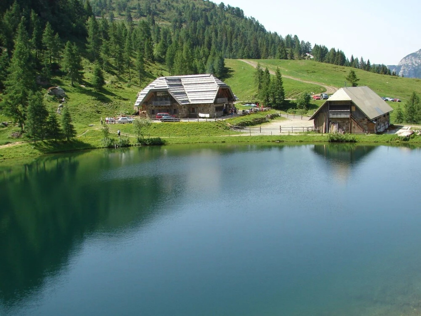 Beautiful Family Apartment With Swimming Pool, Conservatory and Balcony