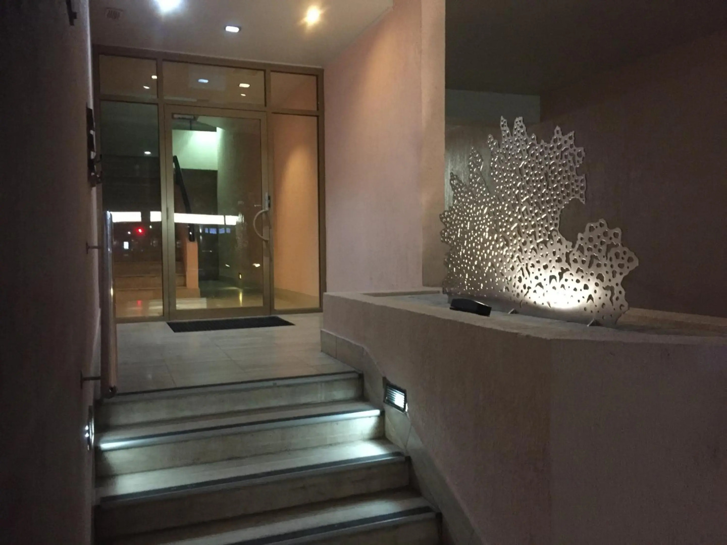 Montipora Unit 3 - In the heart of Airlie, wi-fi and Netflix