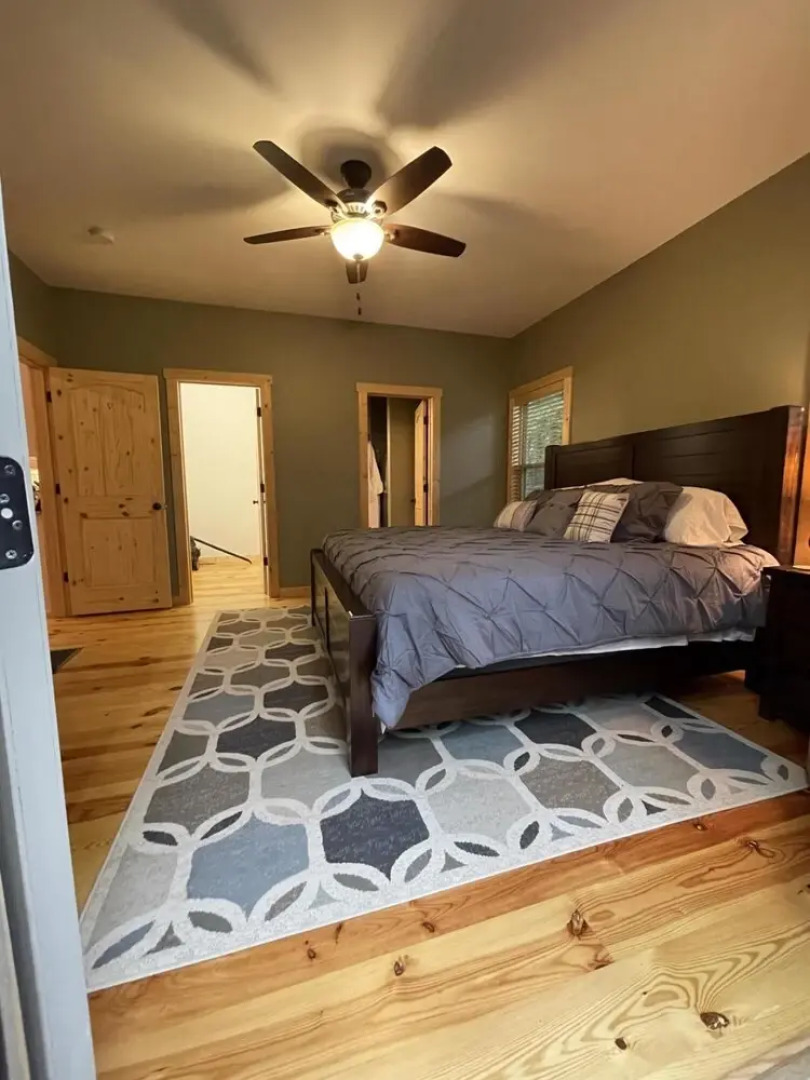 Hollow Tree Hideaway - Coosawattee River Resort