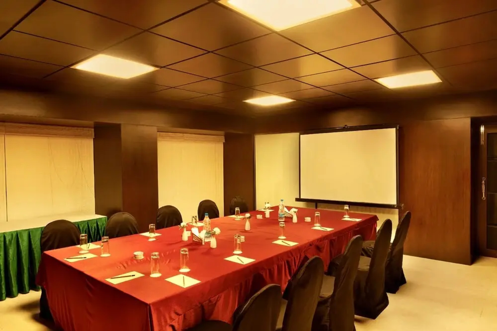 Hotel The Golden Oak Central by Citrus Prime