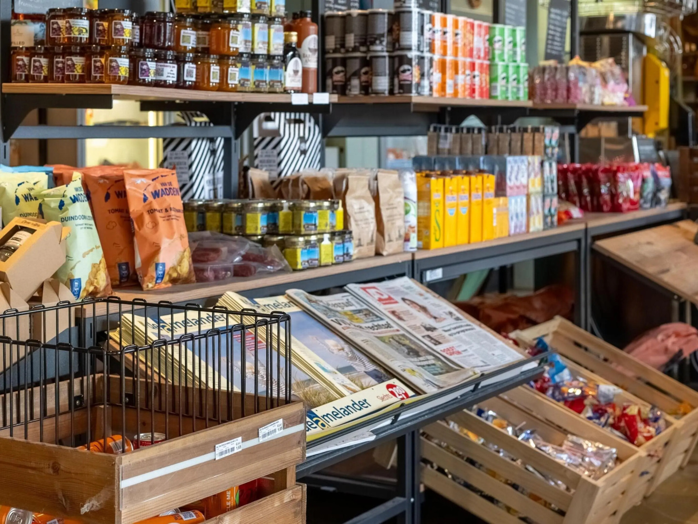 Thatched Holiday Home With two Bathrooms Near the Sea