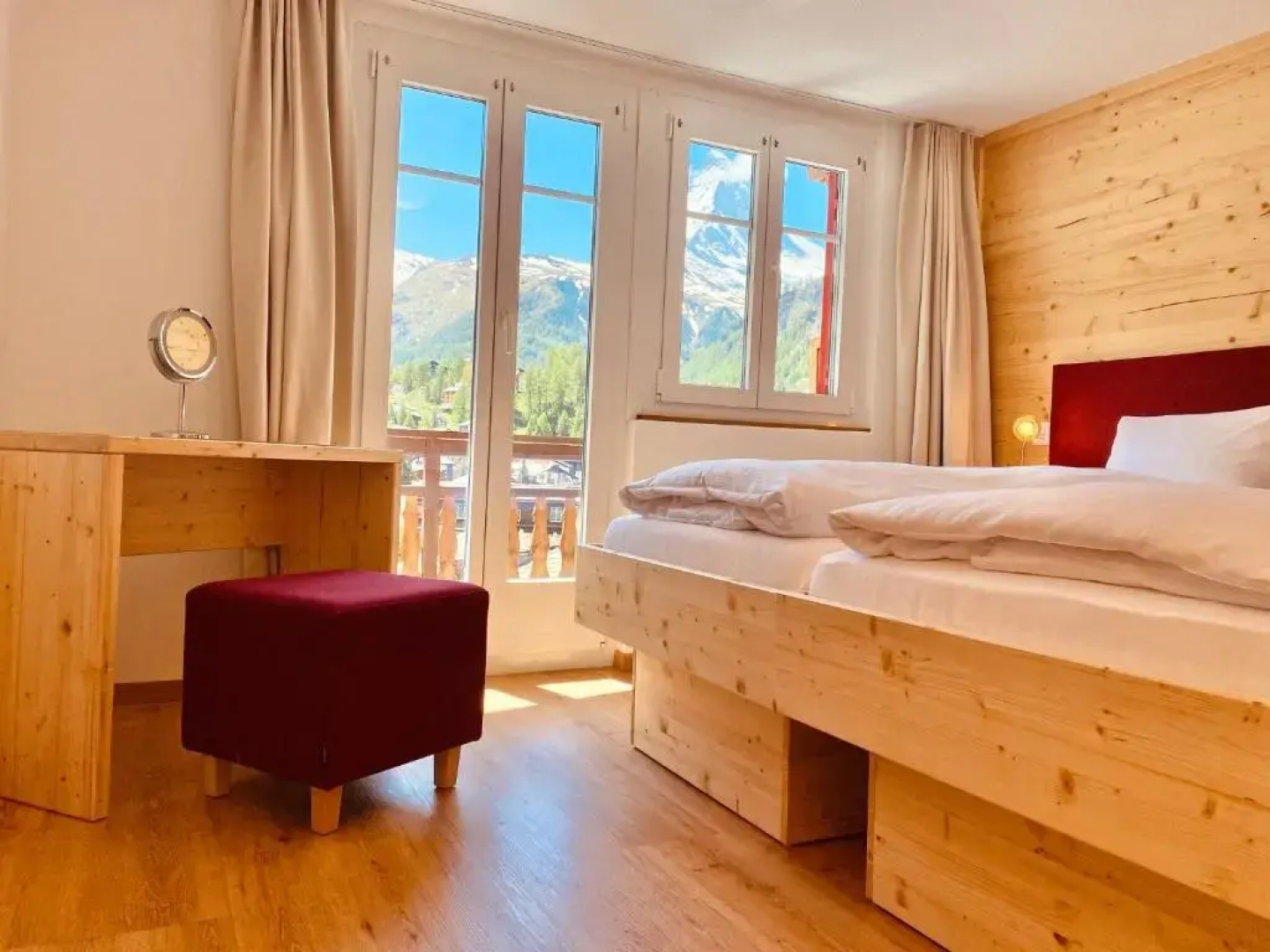 Julen Wendelin, Hotel Touring