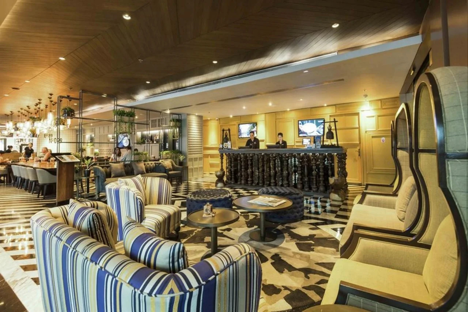 Отель Maitria Sukhumvit 18 Bangkok – A Chatrium Collection