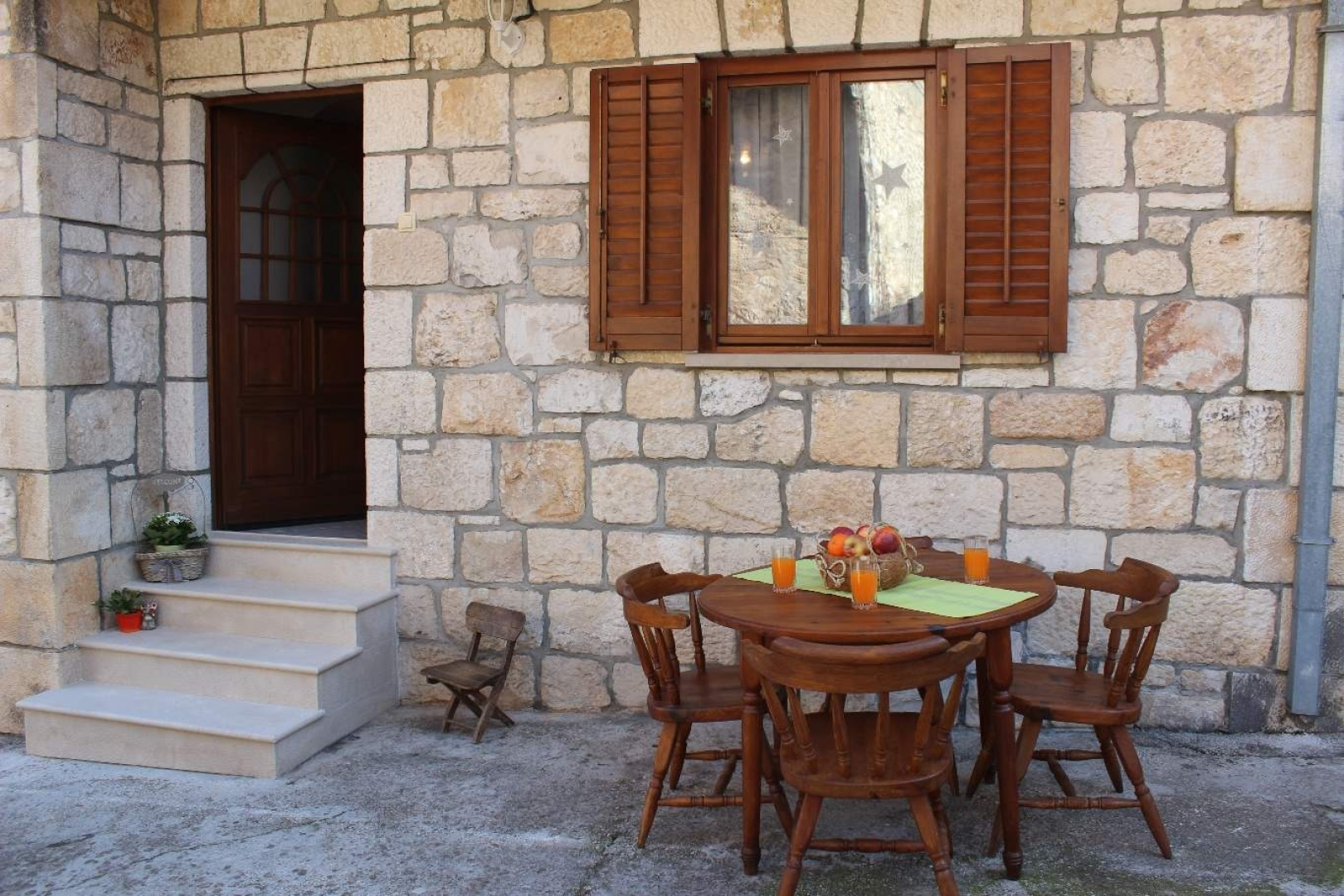 Holiday house Tončica - quiet place: Dol (Brac), Island Brac