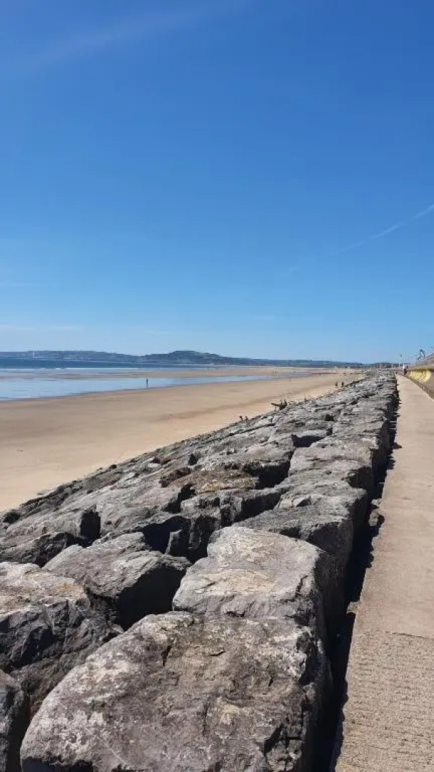 Beach Break Aberavon Holiday Home by the Sea