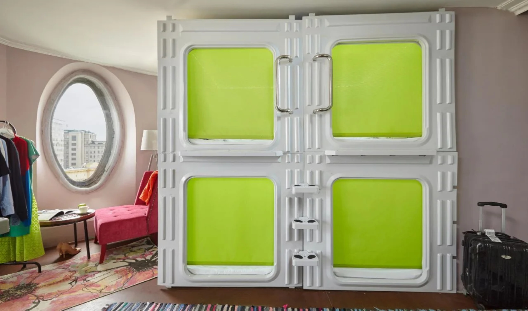 Molotoff Capsule Hotel