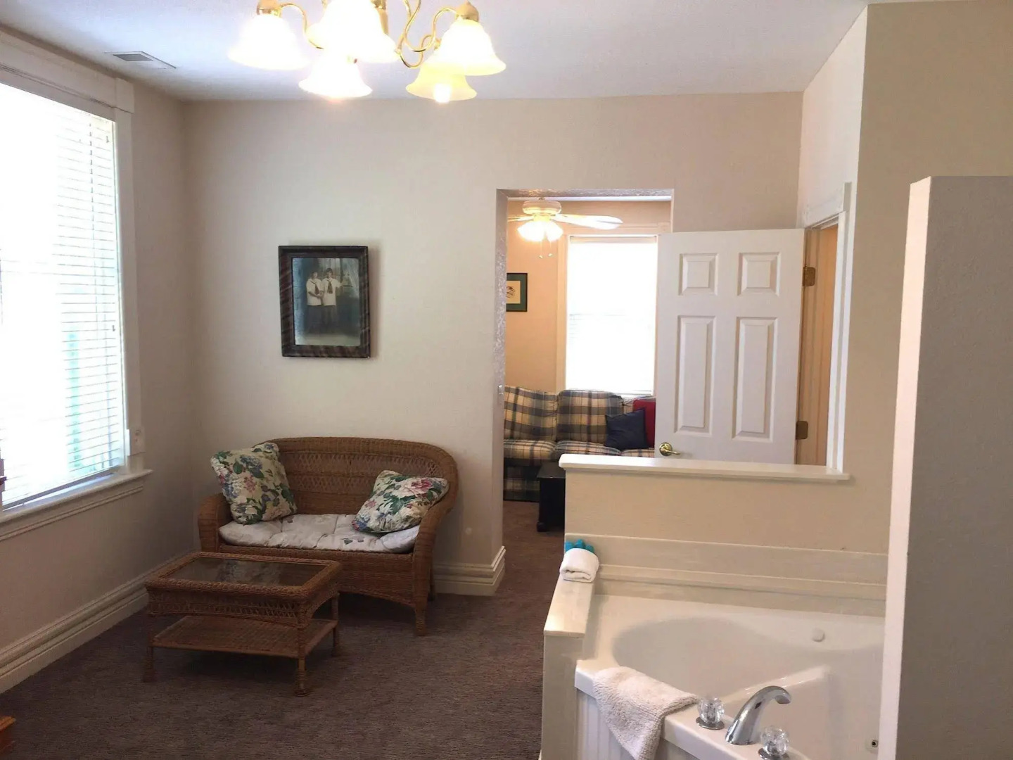 Hermann Crown Suites