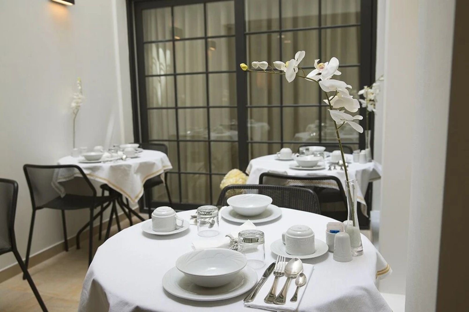 1926 Le Parisot Boutique Suites