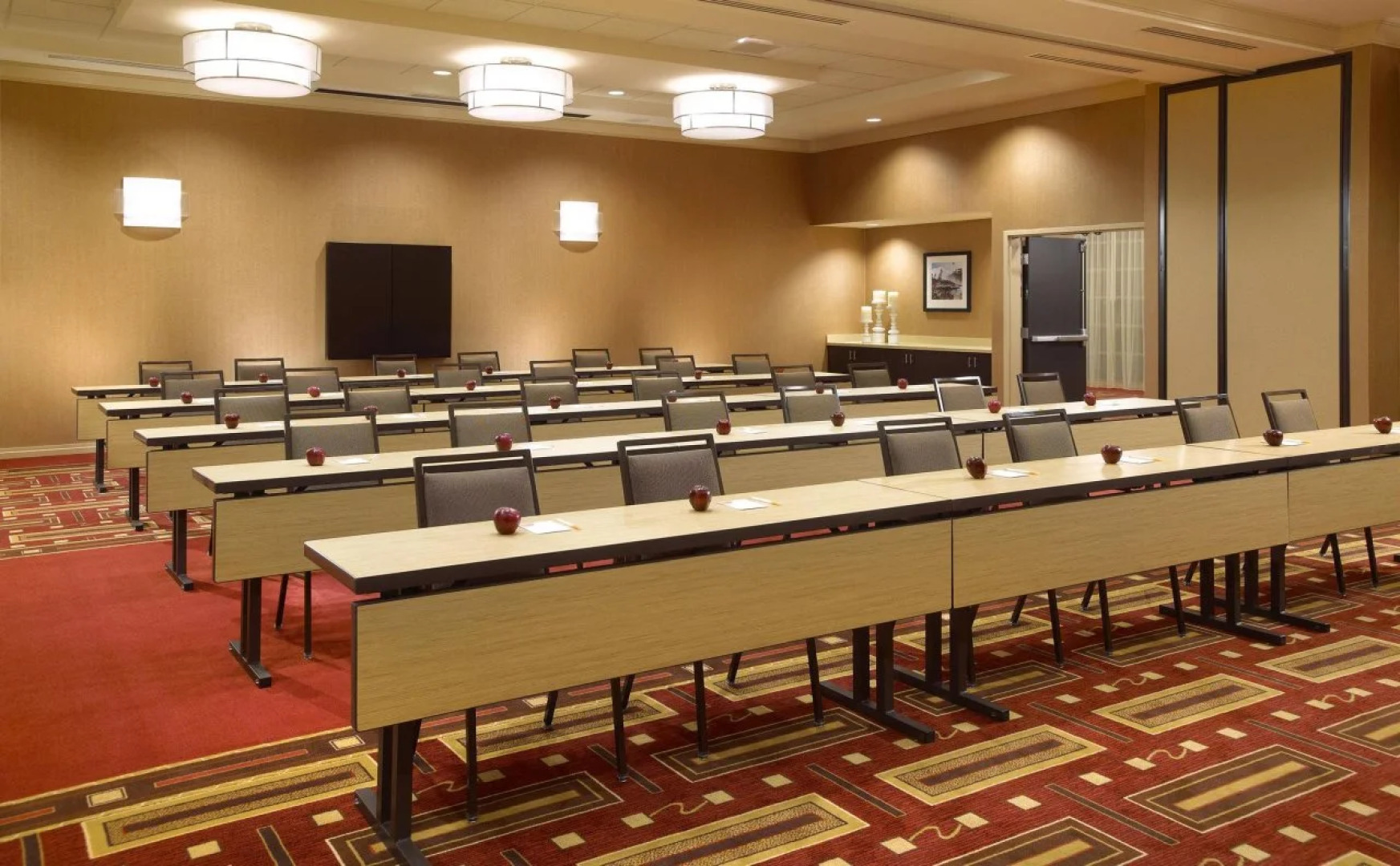 Courtyard by Marriott Long Beach Airport