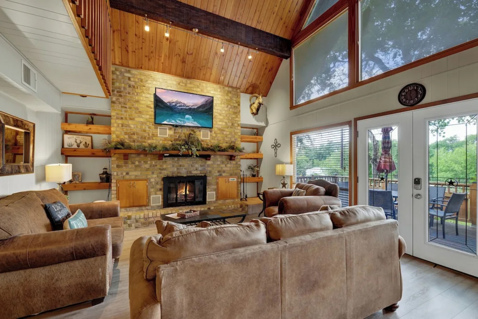 Gettin' Guada Loopy With Hot Tub & Riverfront