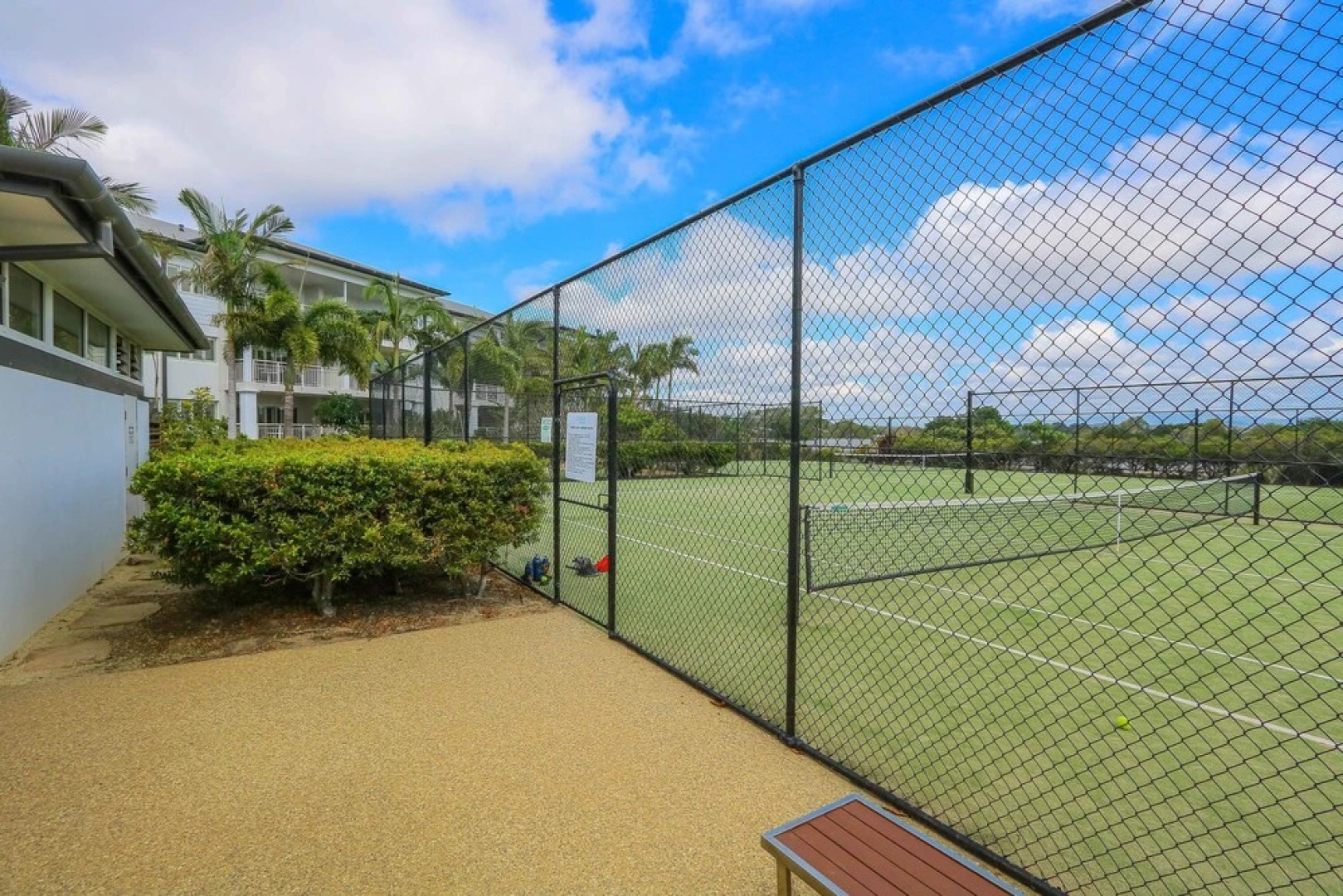 Resort Apartment on Salt Beach 6318