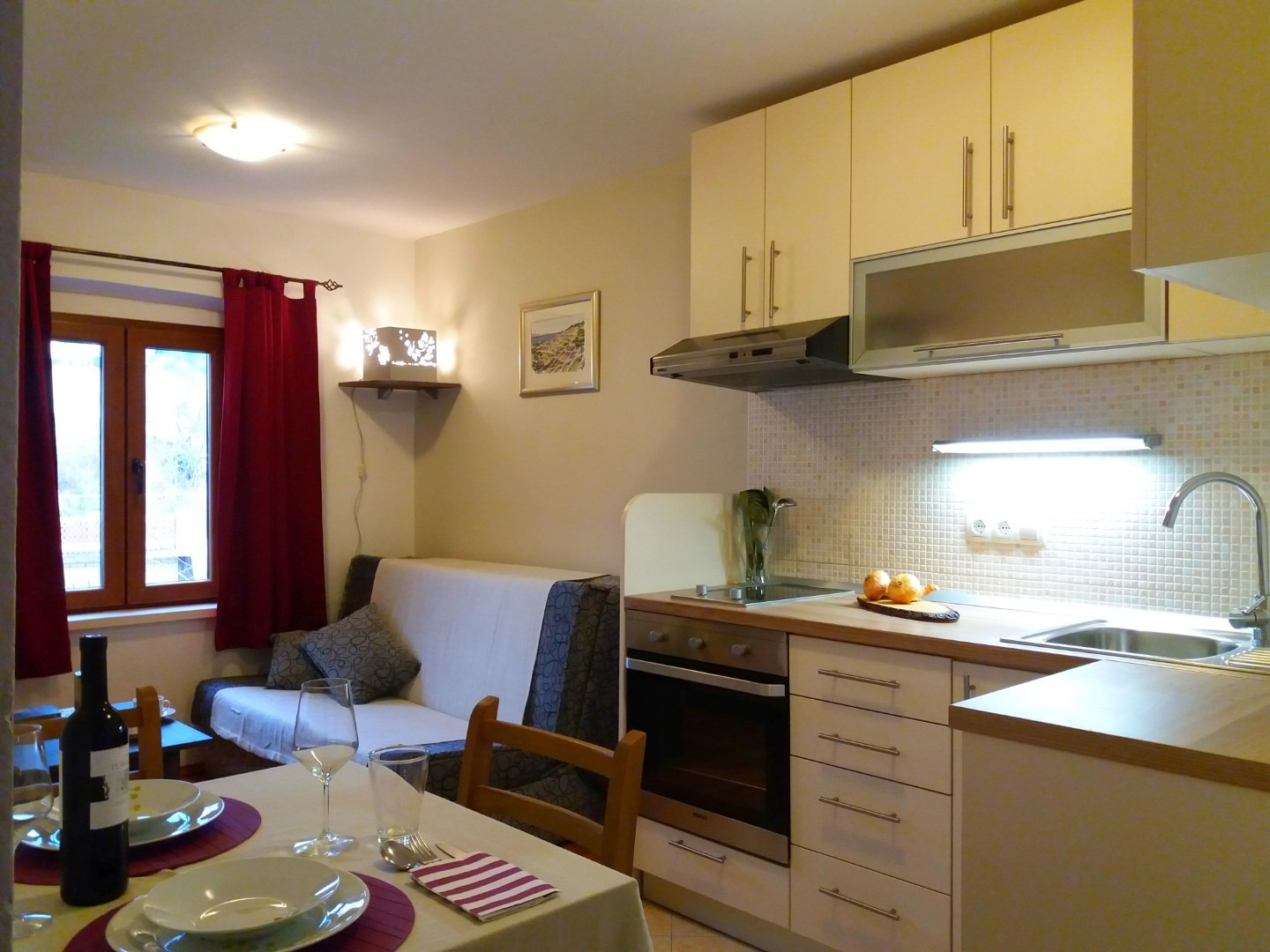 Apartment Neno - 50 m from center: Ana Jelsa, Island Hvar