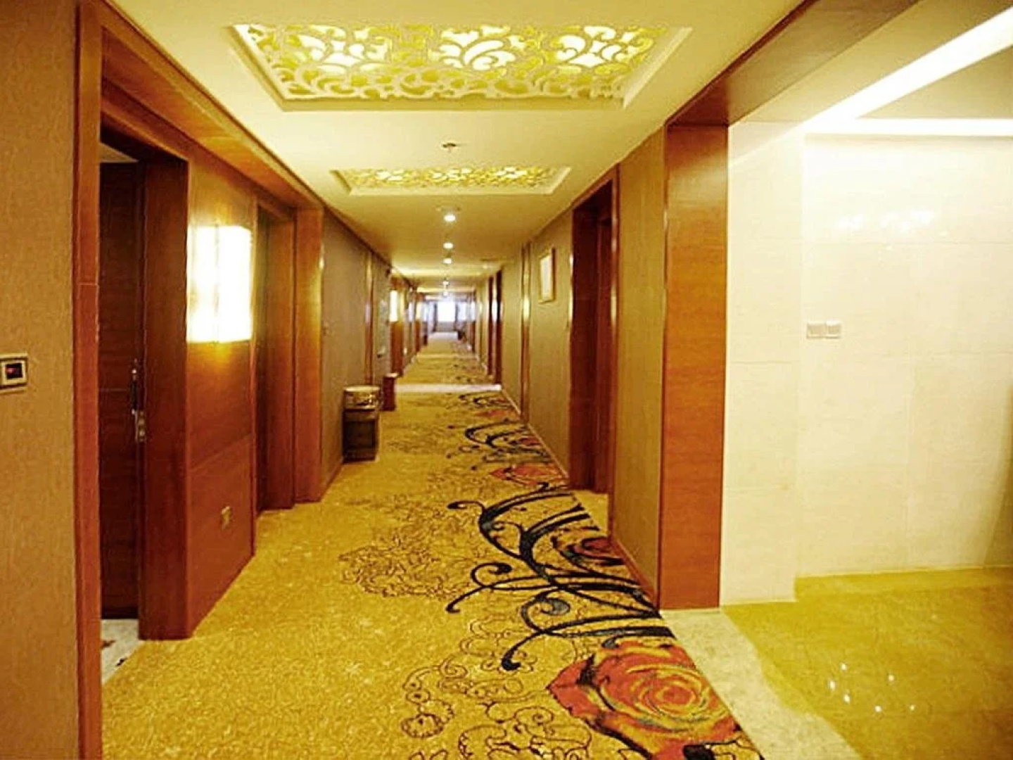 Qingtian Hotel
