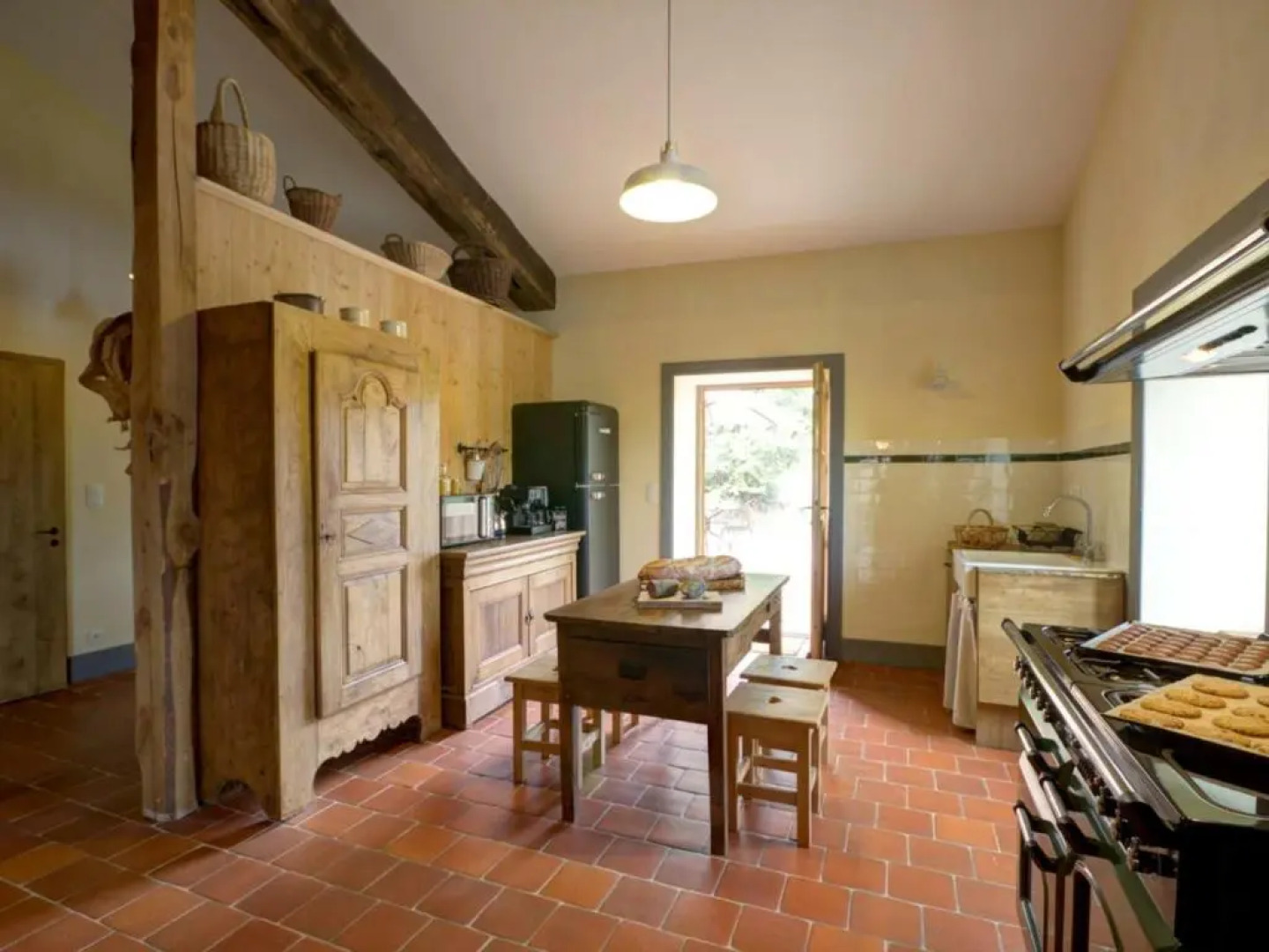 Gîte Saint-Just-la-Pendue, 7 pièces, 12 personnes - FR-1-496-54