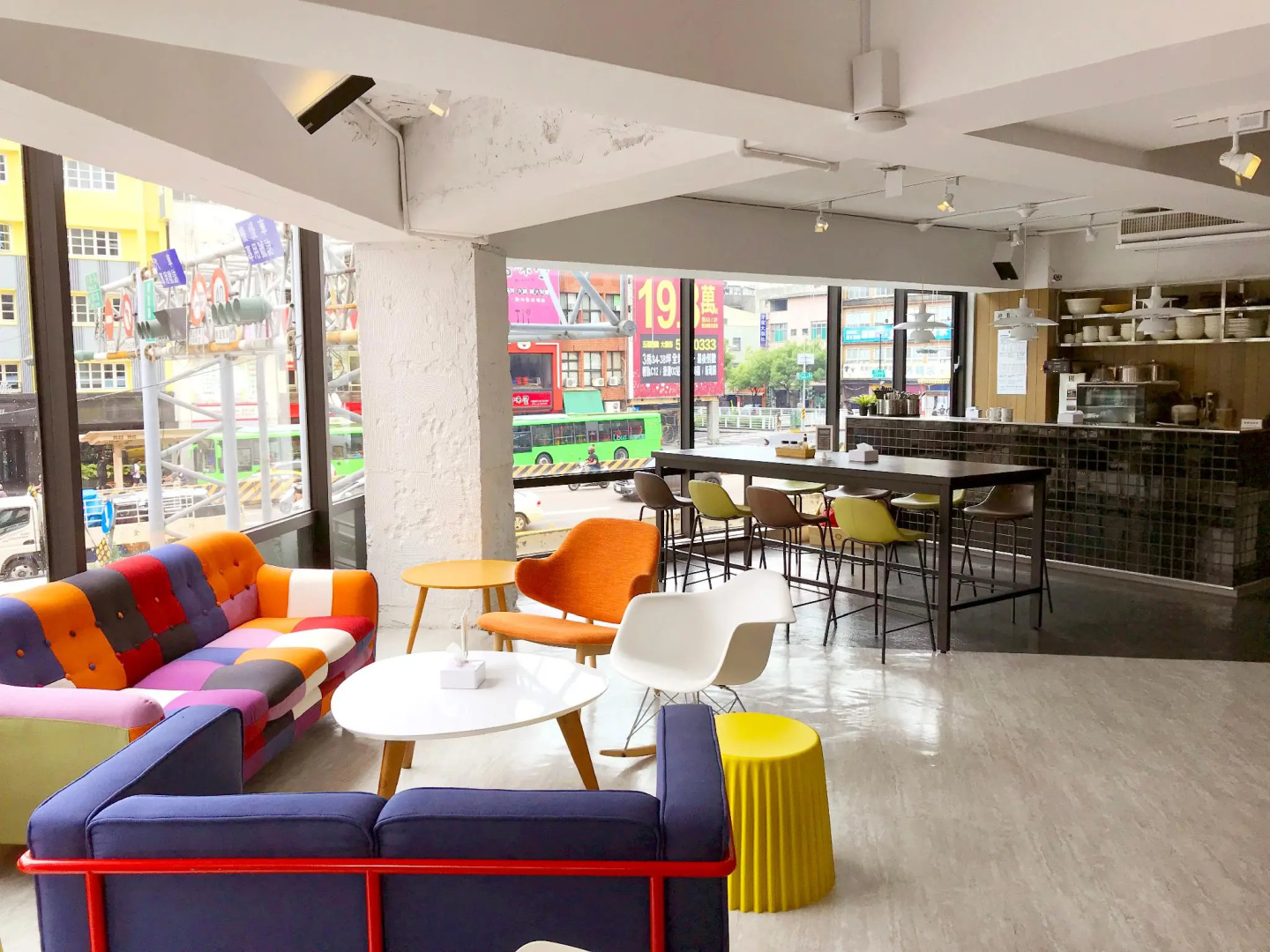 Single Inn - Kaohsiung Station
