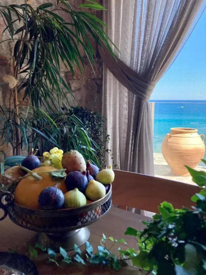 Stone Luxury Suites - Adults Only