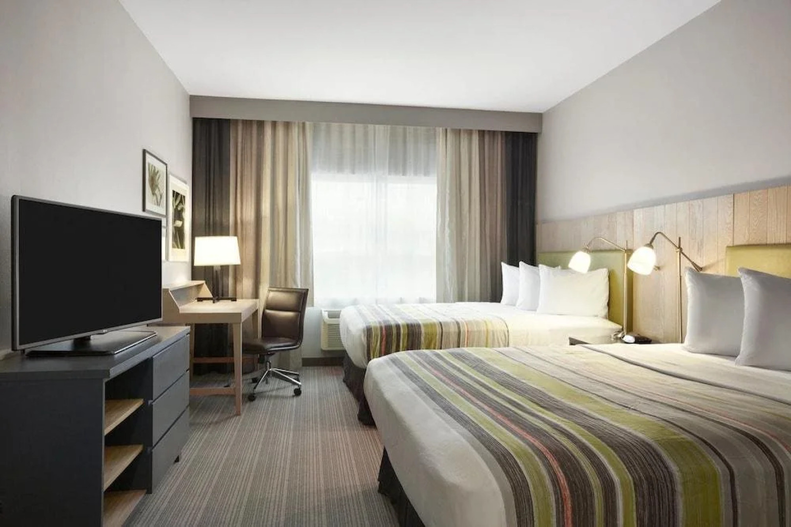 Express Inn & Suites - Griffin