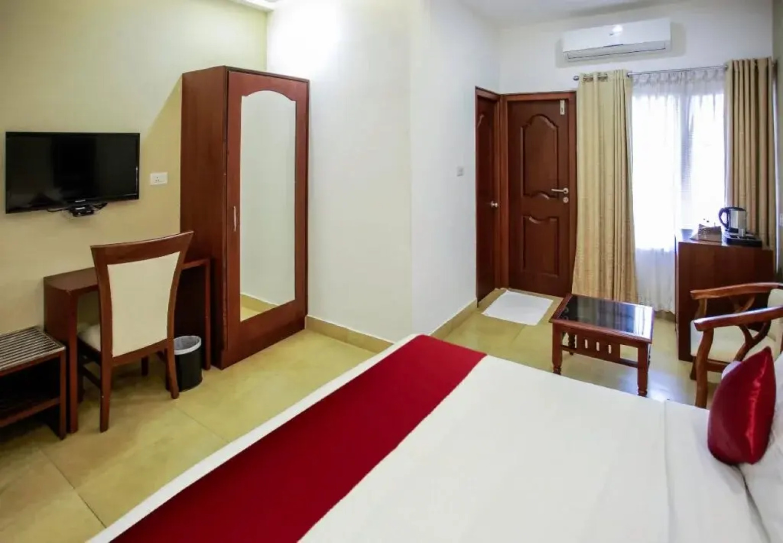 OYO 26692 Alankar Elite Inns