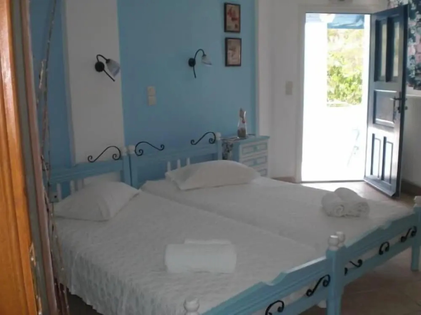 Dora's Studios and Apartments