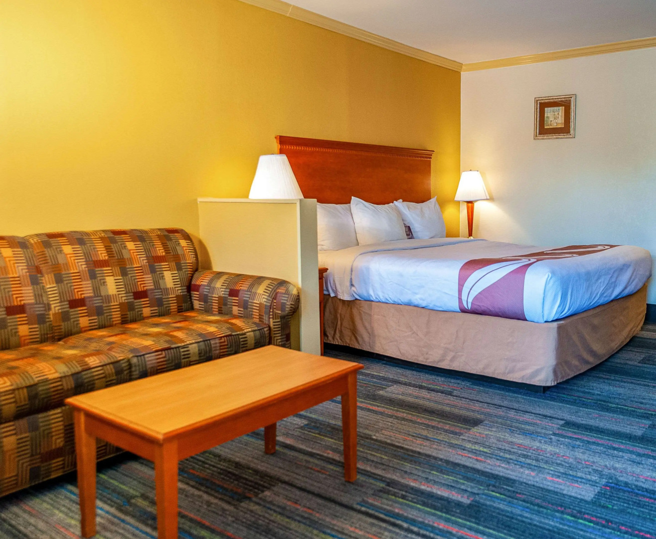 Hibiscus Inn & Suites