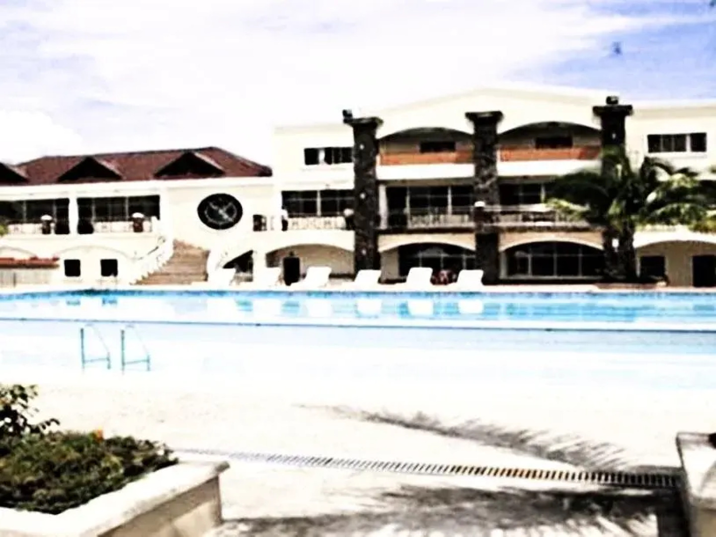 Macagang Hotel and Resort