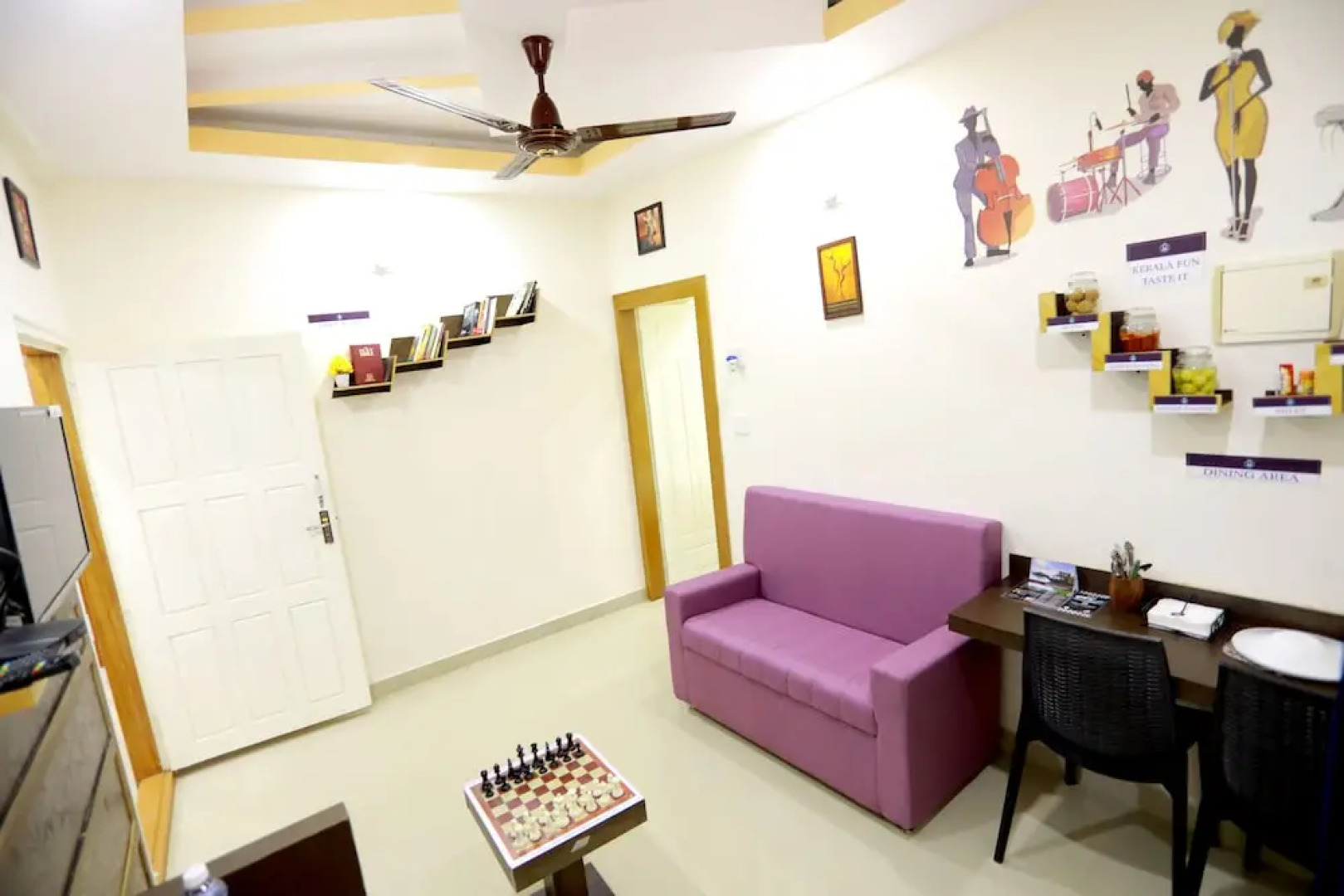 Base 9 Airport Hotel