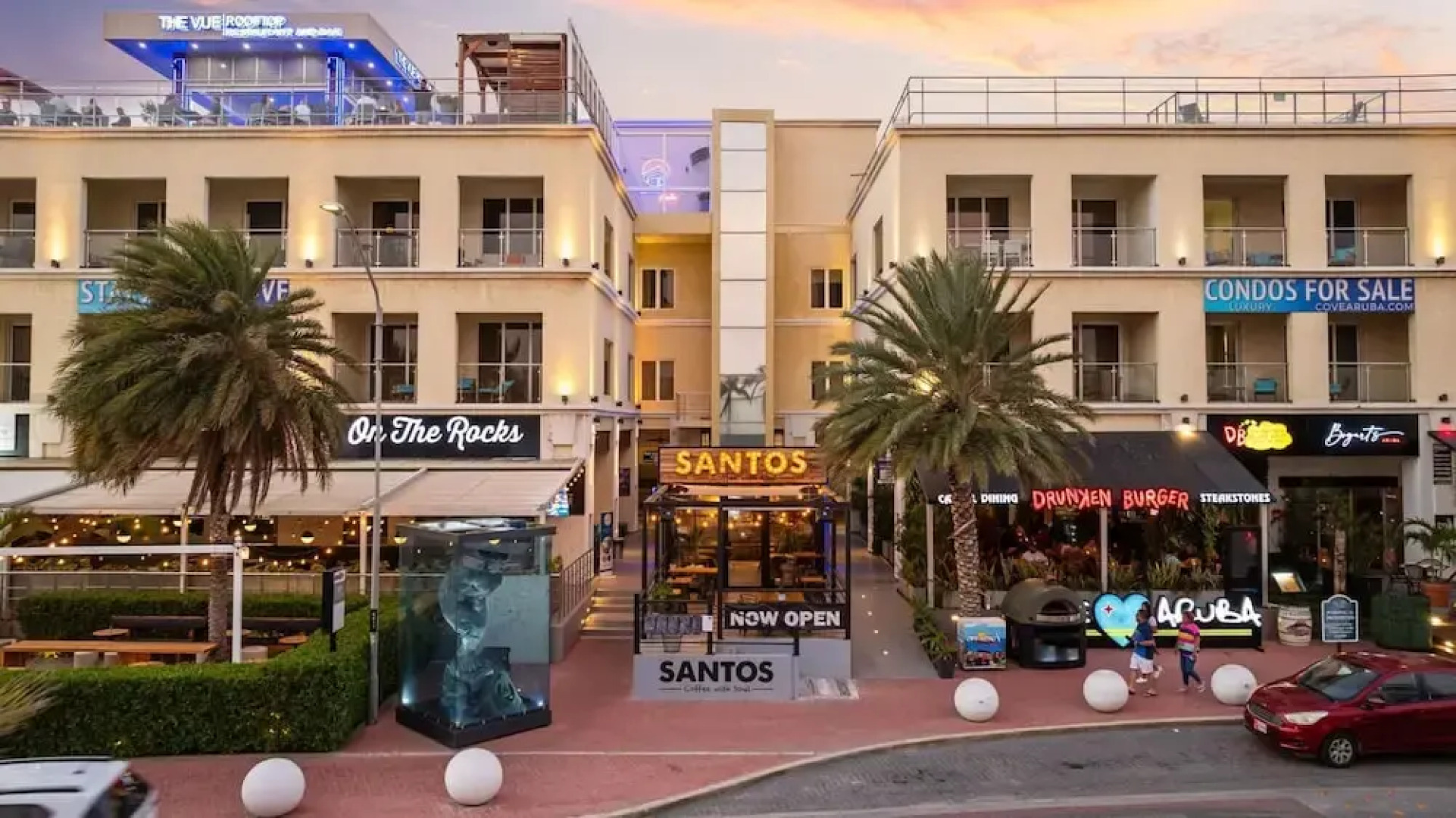 The Cove 106 in Palm Beach Aruba - Prime Location - Free Parking