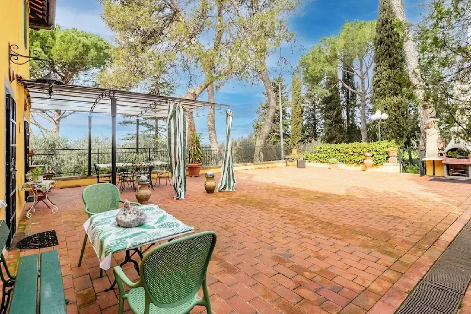 Villa Paola Private Pool Gym in Chianti