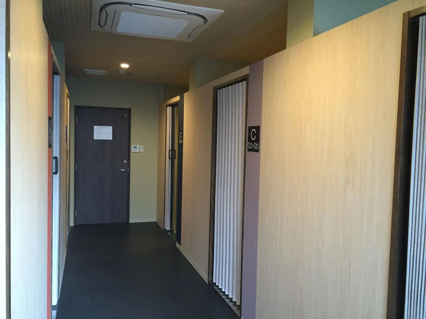 Guest House Rojiura - Hostel