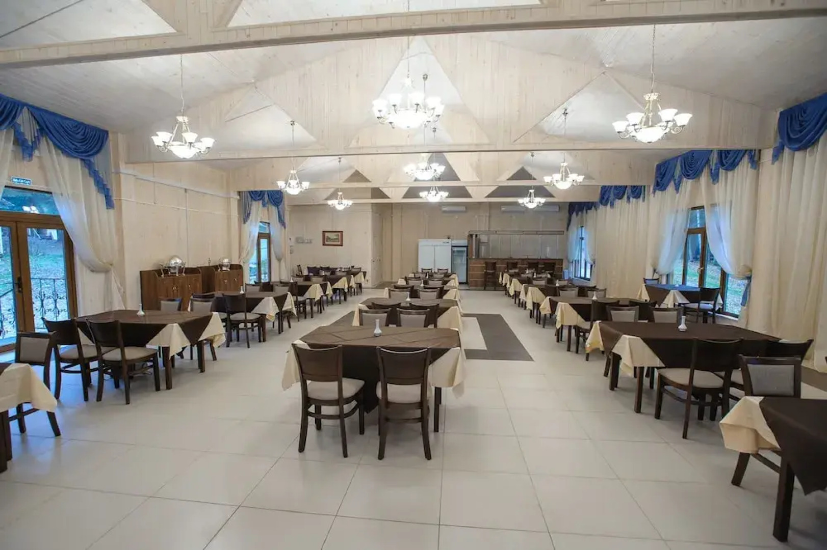 Flora Park Country Club